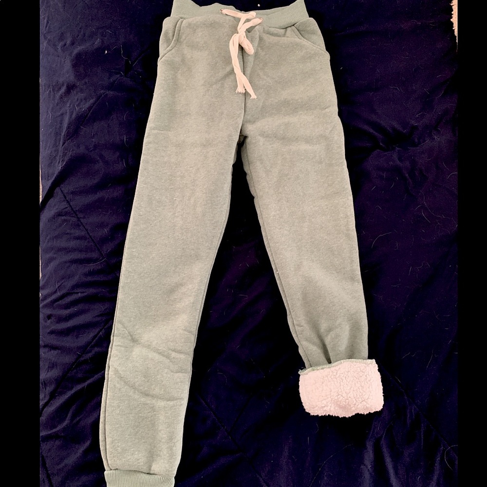 Jogger pants with furry inside - Very warm!